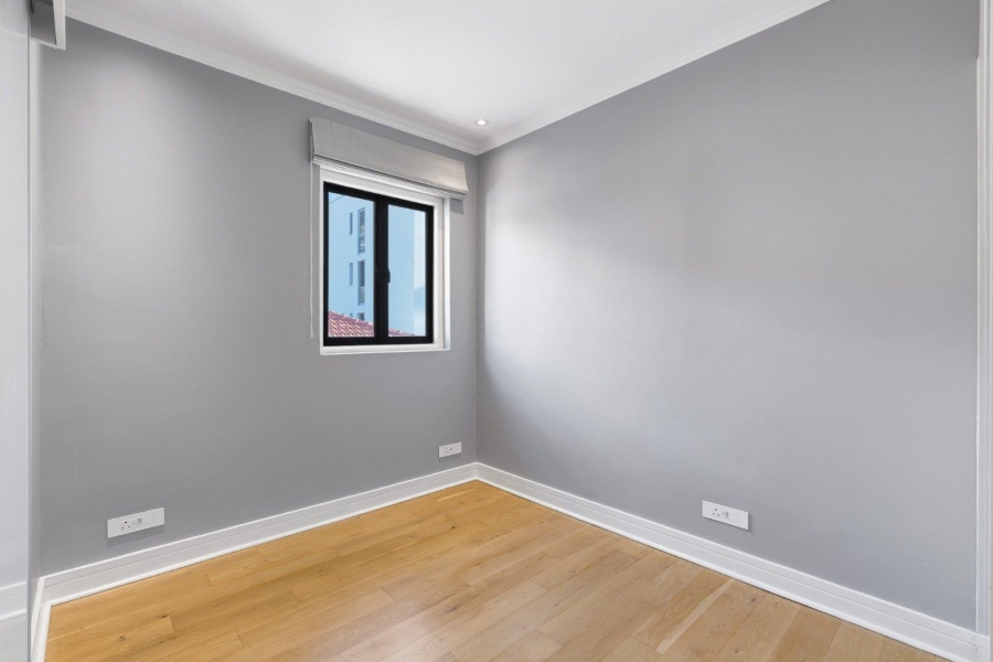 2 Bedroom Property for Sale in Green Point Western Cape